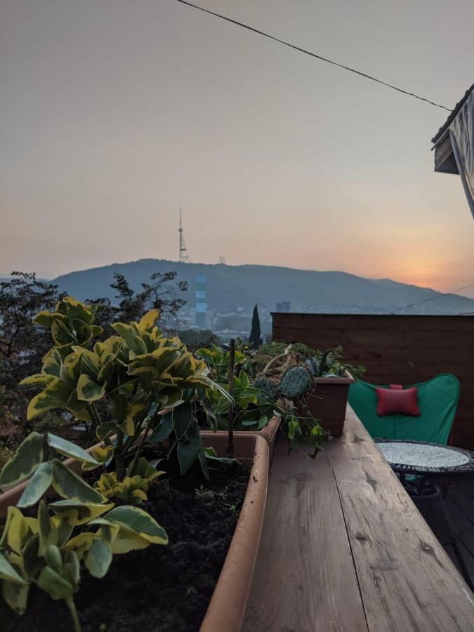 Aparthotel Victory Tbilisi Bagian luar foto
